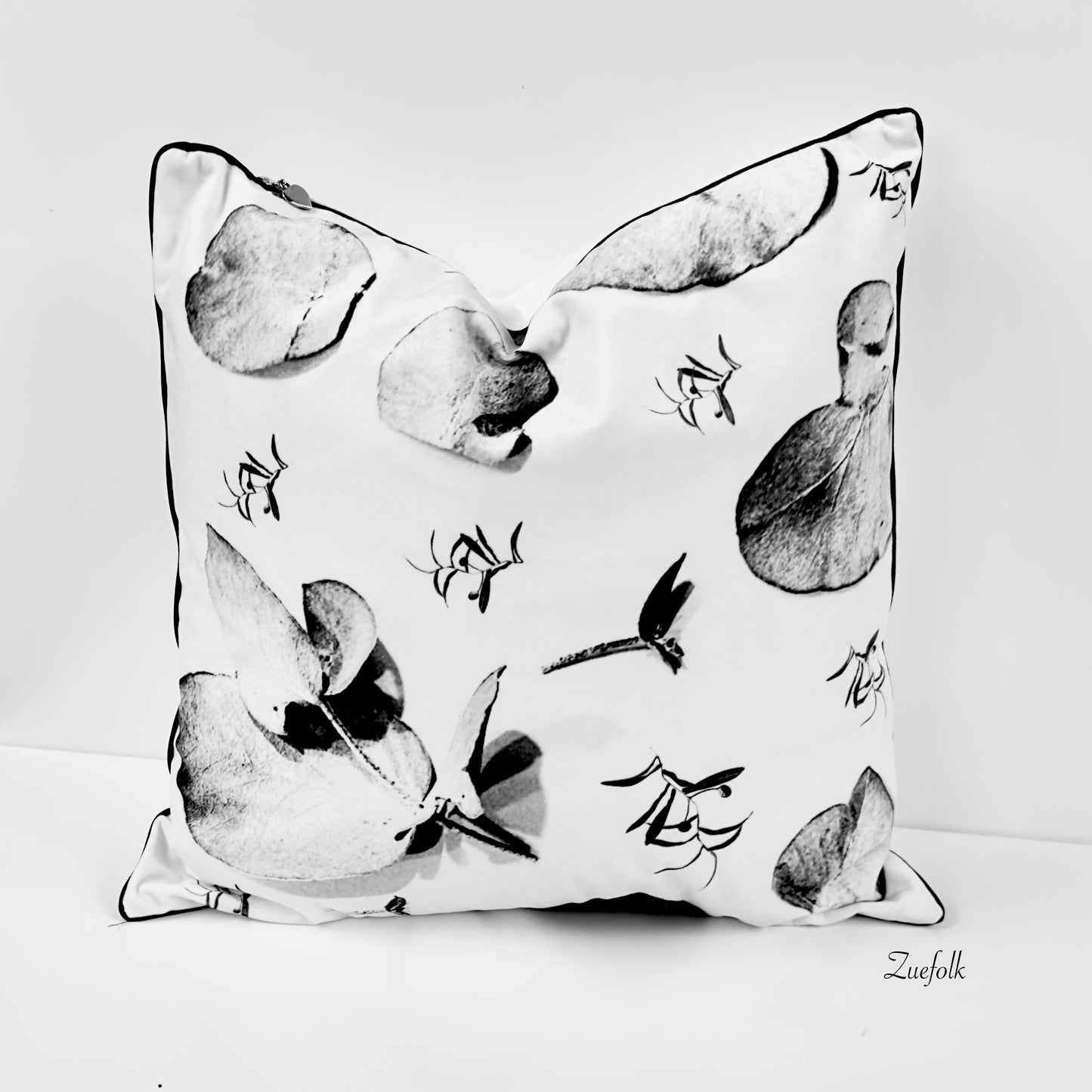 Cushion Zuko Gumleaf Velvet